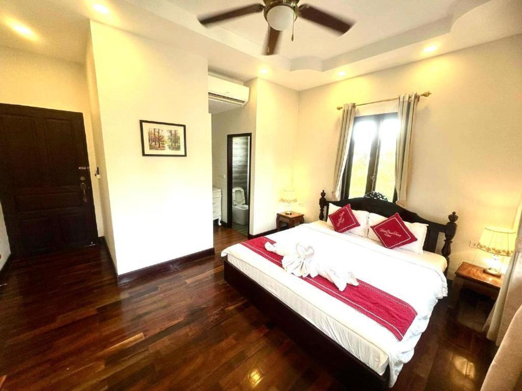 לואנג פרבאנג Villa Bouathong Hotels מראה חיצוני תמונה